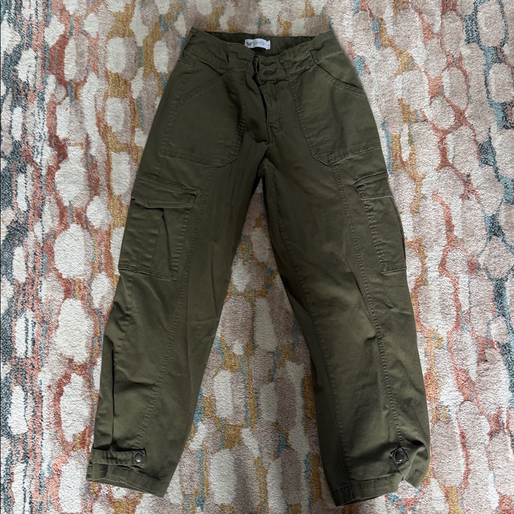 Jessica Simpson Olive Cropped Cargo Pants